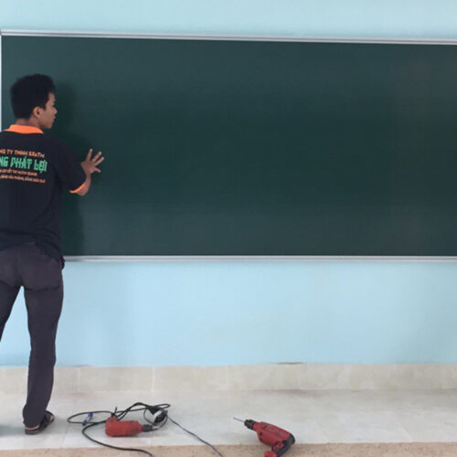 Lắp đặt Bảng chống lóa Hàn Quốc tại Trường THCS Bùi Thị Xuân – Tp Quy Nhơn