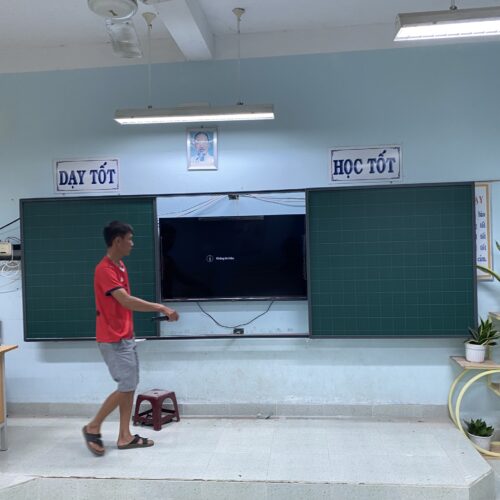 Cung cấp Bảng trượt Tivi và Tủ phòng học tại các trường tỉnh Phú Yên