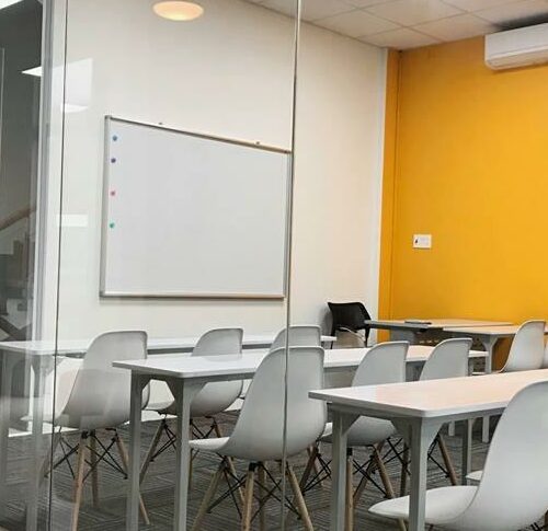 Nhà Thầu Chính cung cấp Thiết bị văn phòng làm việc cho Ban QLDA Criem Project